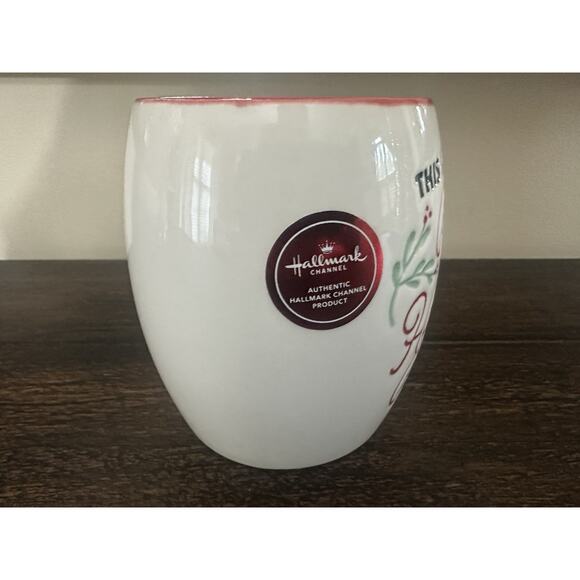 This Elf Runs On Coffee and Hallmark Channel Mug Christmas No Coaster Lid NEW - Picture 2 of 5